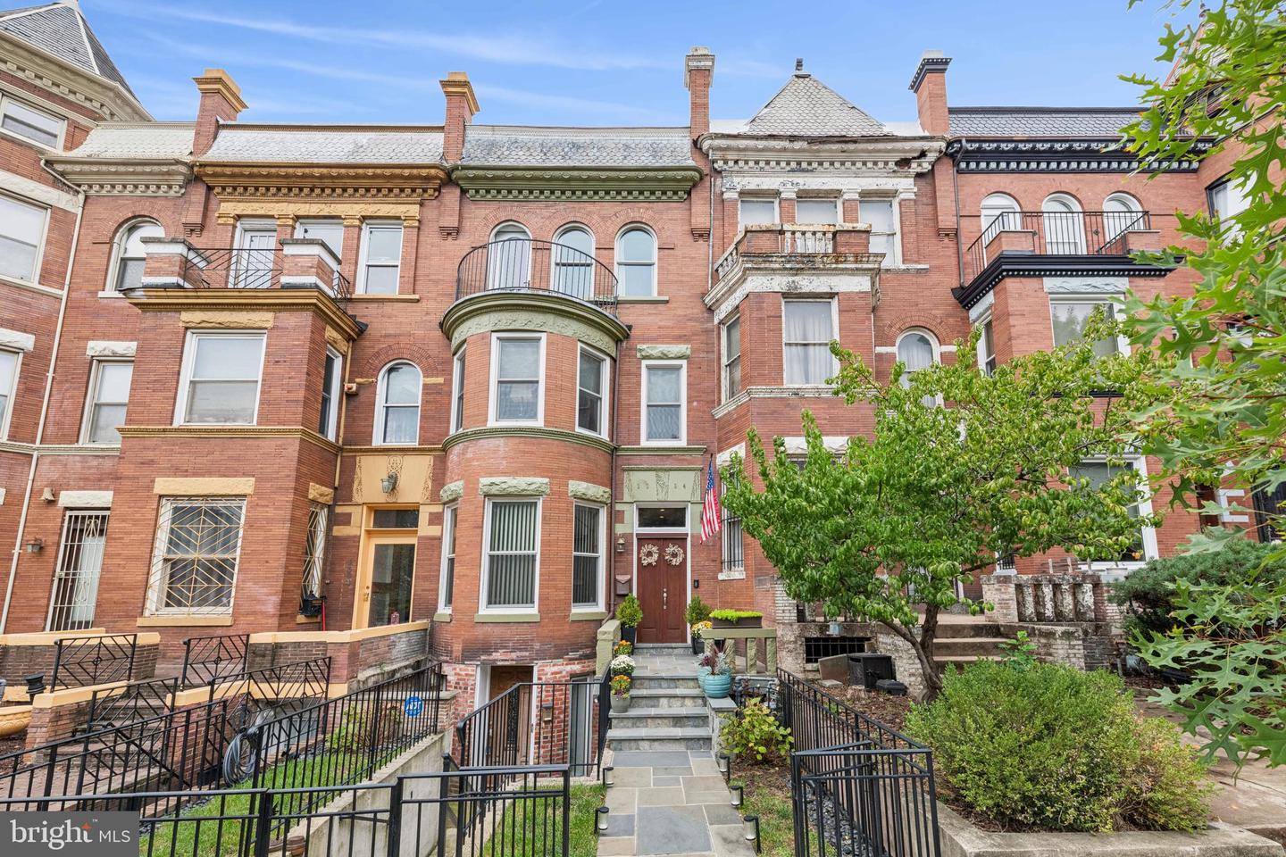 2304 1ST ST NW #1, WASHINGTON, District Of Columbia 20001, 2 Bedrooms Bedrooms, ,3 BathroomsBathrooms,Residential,For sale,2304 1ST ST NW #1,DCDC2221864 MLS # DCDC2221864
