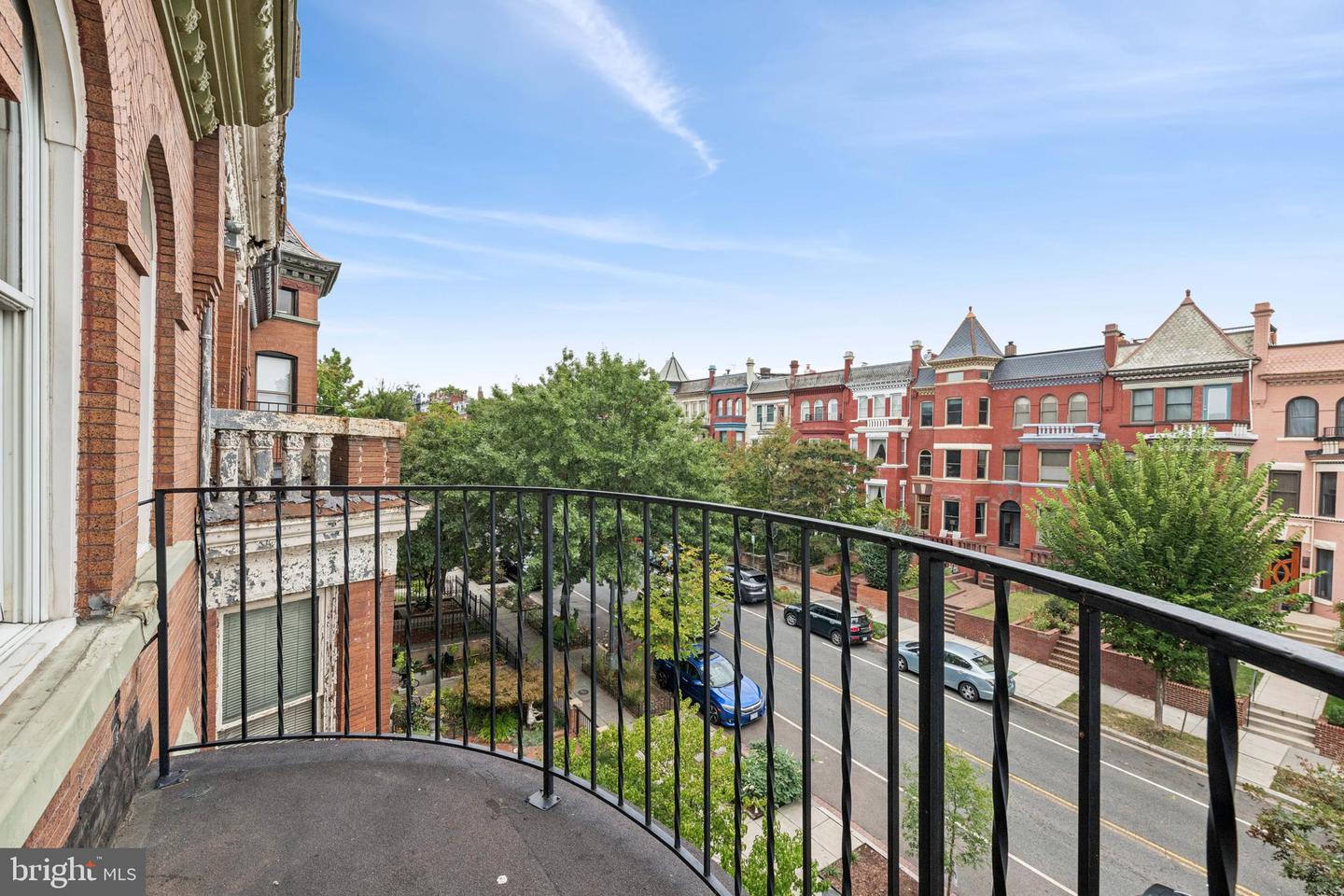 2304 1ST ST NW #1, WASHINGTON, District Of Columbia 20001, 2 Bedrooms Bedrooms, ,3 BathroomsBathrooms,Residential,For sale,2304 1ST ST NW #1,DCDC2221864 MLS # DCDC2221864