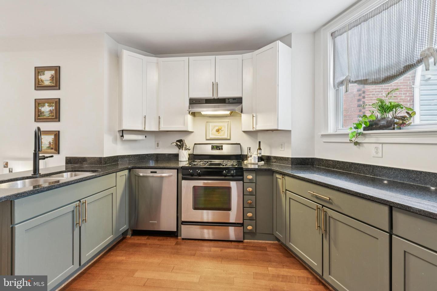 2304 1ST ST NW #1, WASHINGTON, District Of Columbia 20001, 2 Bedrooms Bedrooms, ,3 BathroomsBathrooms,Residential,For sale,2304 1ST ST NW #1,DCDC2221864 MLS # DCDC2221864