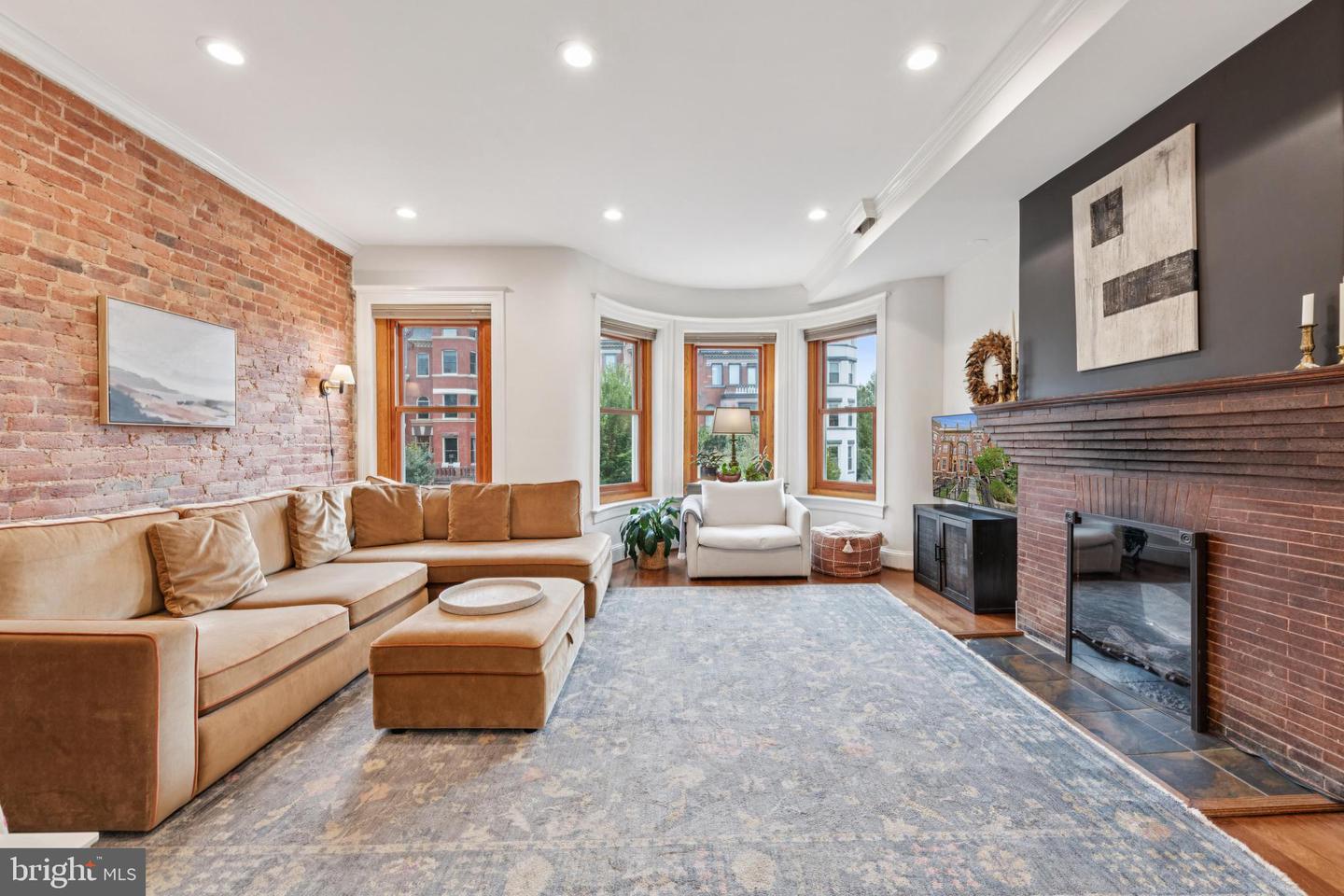 2304 1ST ST NW #1, WASHINGTON, District Of Columbia 20001, 2 Bedrooms Bedrooms, ,3 BathroomsBathrooms,Residential,For sale,2304 1ST ST NW #1,DCDC2221864 MLS # DCDC2221864