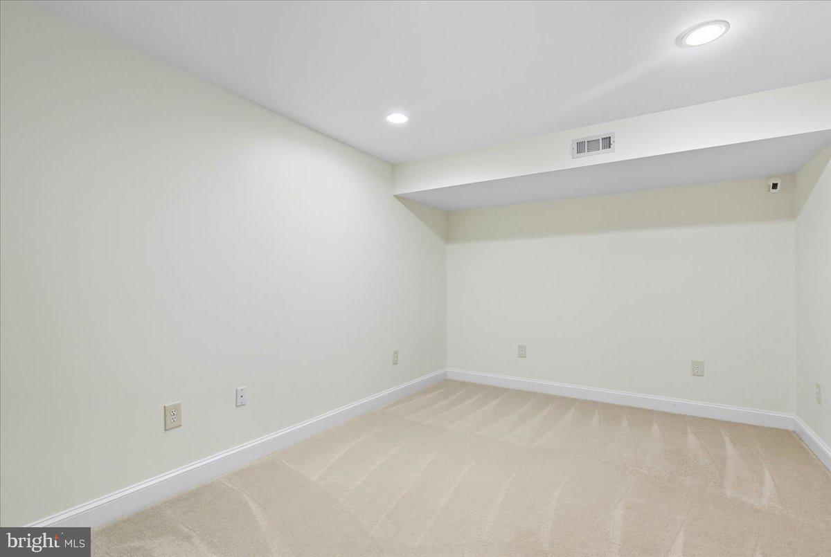 16216 RADBURN ST, WOODBRIDGE, Virginia 22191, 5 Bedrooms Bedrooms, ,4 BathroomsBathrooms,Residential,For sale,16216 RADBURN ST,VAPW2103952 MLS # VAPW2103952