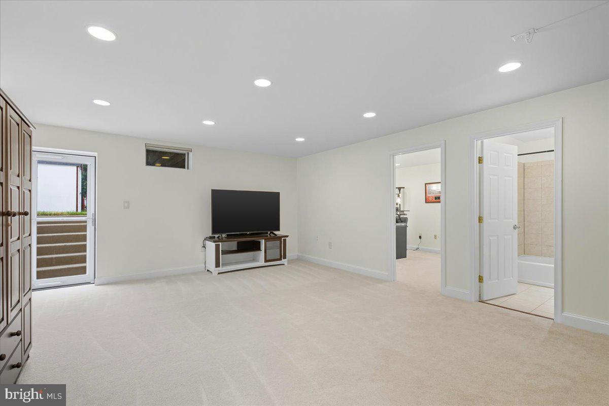 16216 RADBURN ST, WOODBRIDGE, Virginia 22191, 5 Bedrooms Bedrooms, ,4 BathroomsBathrooms,Residential,For sale,16216 RADBURN ST,VAPW2103952 MLS # VAPW2103952