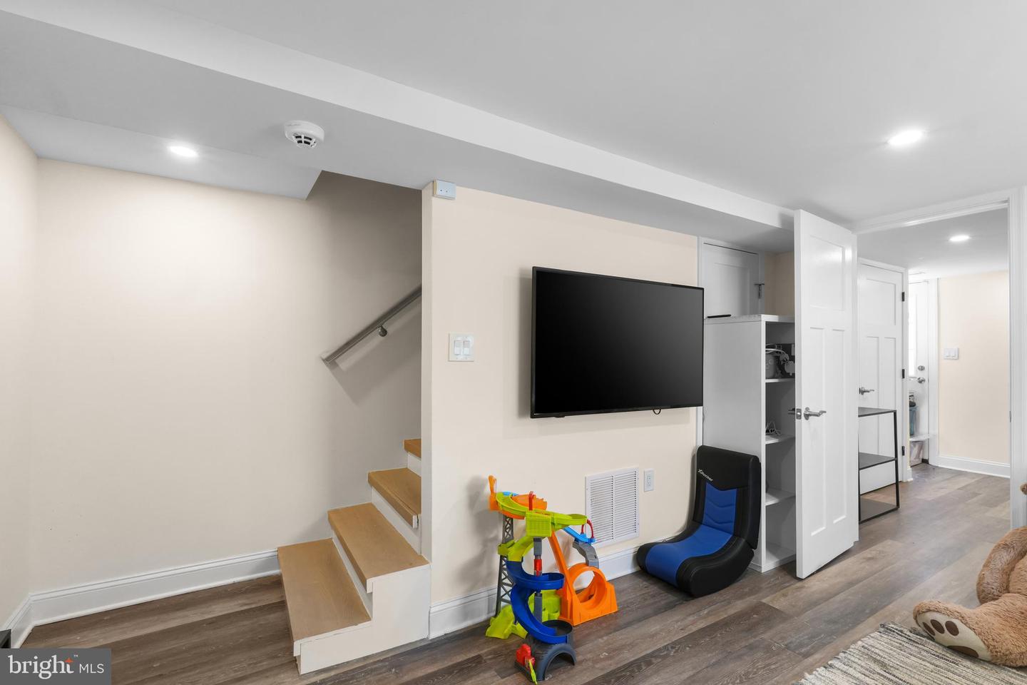 5077 JUST ST NE, WASHINGTON, District Of Columbia 20019, 3 Bedrooms Bedrooms, 4 Rooms Rooms,2 BathroomsBathrooms,Residential,For sale,5077 JUST ST NE,DCDC2222994 MLS # DCDC2222994