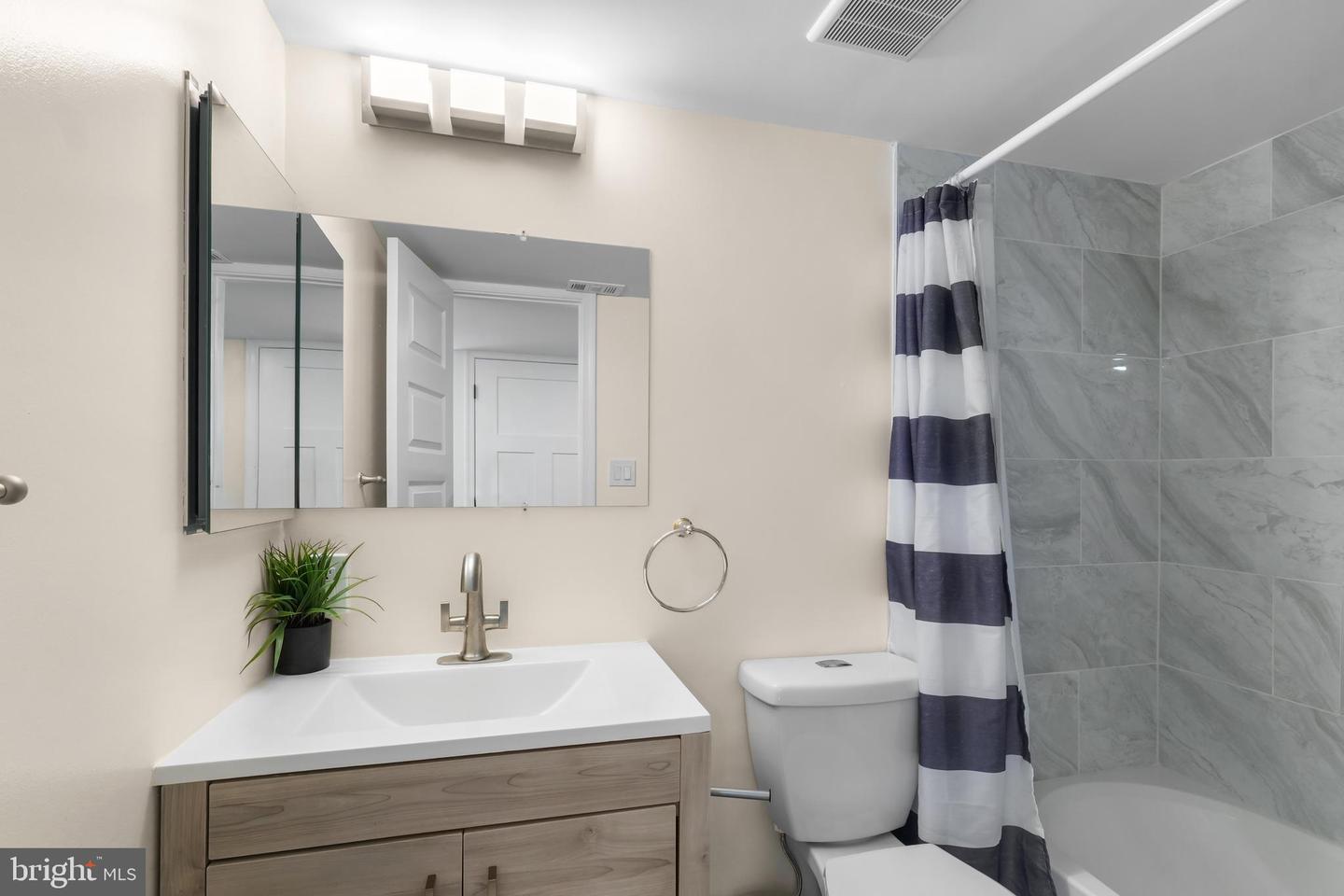 5077 JUST ST NE, WASHINGTON, District Of Columbia 20019, 3 Bedrooms Bedrooms, 4 Rooms Rooms,2 BathroomsBathrooms,Residential,For sale,5077 JUST ST NE,DCDC2222994 MLS # DCDC2222994