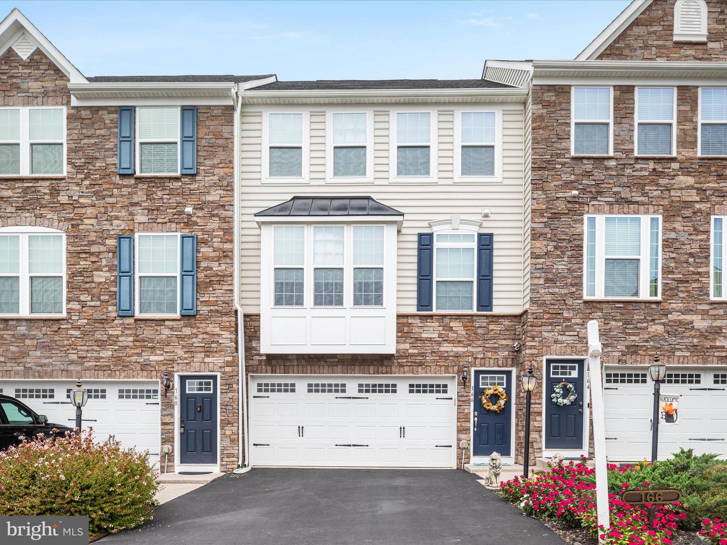 166 TROUT LILY DR, LAKE FREDERICK, Virginia 22630, 3 Bedrooms Bedrooms, ,2 BathroomsBathrooms,Residential,For sale,166 TROUT LILY DR,VAFV2036910 MLS # VAFV2036910
