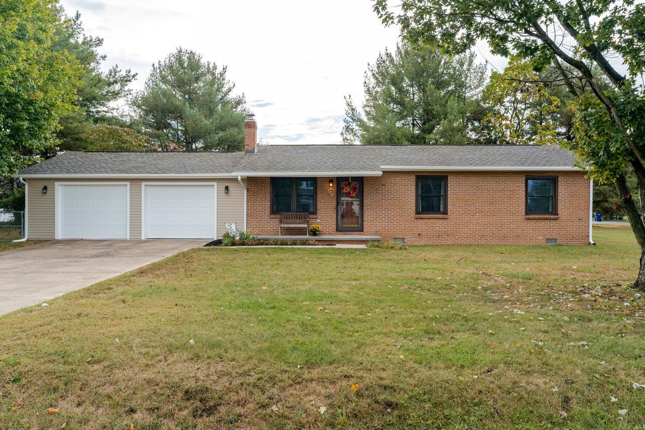 1300 GUM AVE, GROTTOES, Virginia 24441, 3 Bedrooms Bedrooms, ,1 BathroomBathrooms,Residential,1300 GUM AVE,669466 MLS # 669466