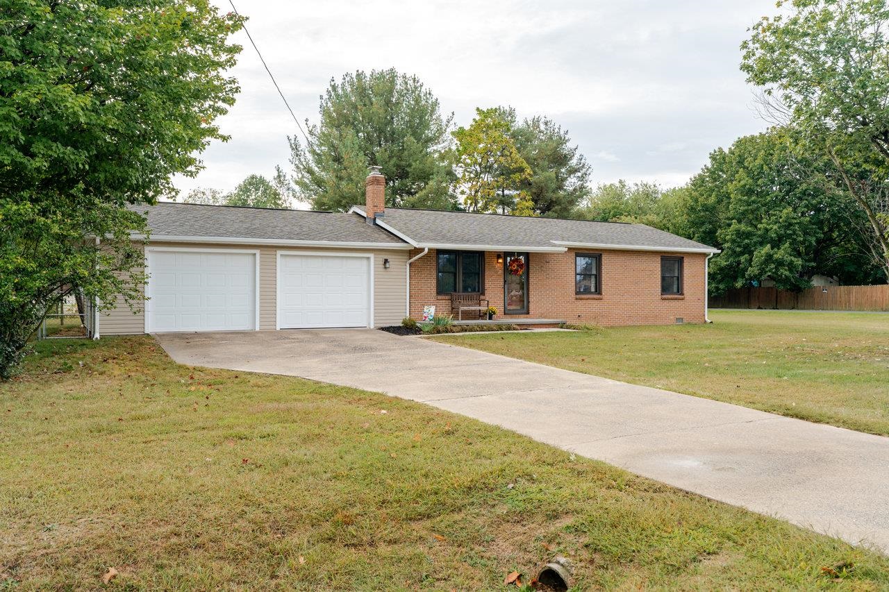 1300 GUM AVE, GROTTOES, Virginia 24441, 3 Bedrooms Bedrooms, ,1 BathroomBathrooms,Residential,1300 GUM AVE,669466 MLS # 669466