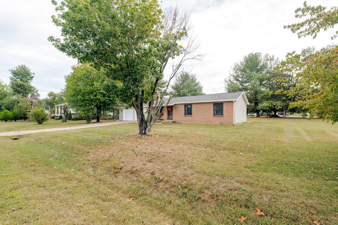1300 GUM AVE, GROTTOES, Virginia 24441, 3 Bedrooms Bedrooms, ,1 BathroomBathrooms,Residential,1300 GUM AVE,669466 MLS # 669466