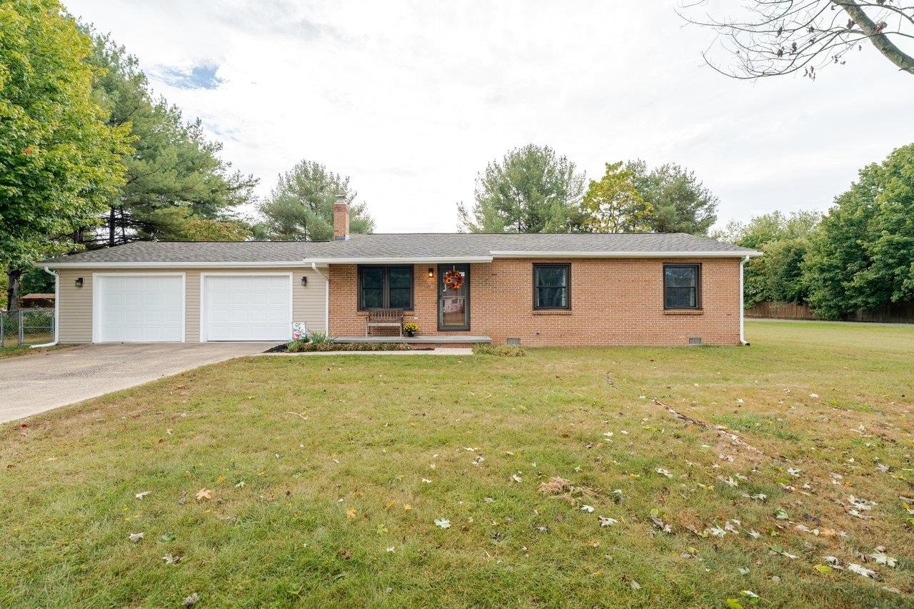 1300 GUM AVE, GROTTOES, Virginia 24441, 3 Bedrooms Bedrooms, ,1 BathroomBathrooms,Residential,1300 GUM AVE,669466 MLS # 669466