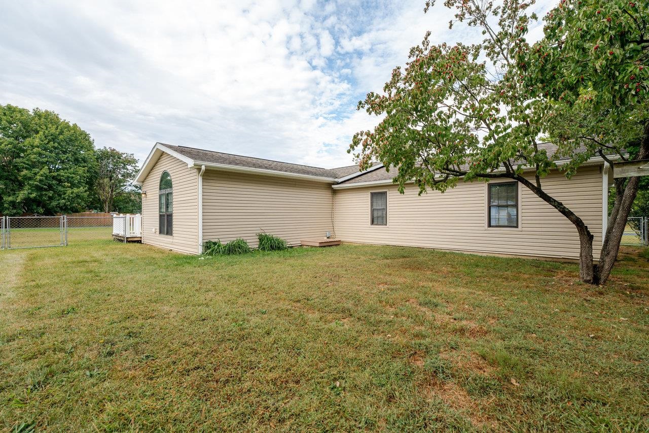 1300 GUM AVE, GROTTOES, Virginia 24441, 3 Bedrooms Bedrooms, ,1 BathroomBathrooms,Residential,1300 GUM AVE,669466 MLS # 669466