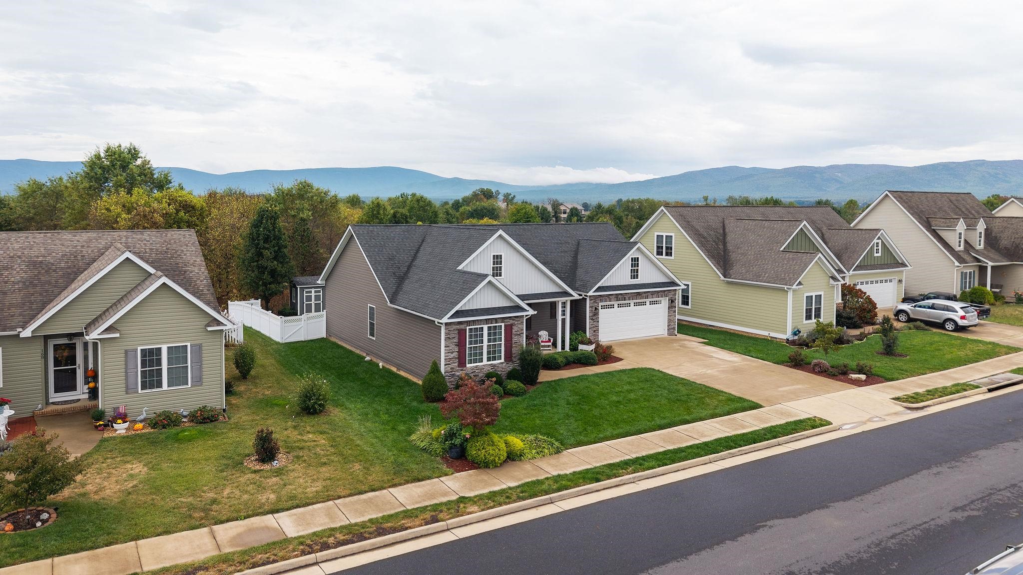 176 LOCUST GROVE LN, STUARTS DRAFT, Virginia 24477, 3 Bedrooms Bedrooms, ,2 BathroomsBathrooms,Residential,176 LOCUST GROVE LN,669471 MLS # 669471