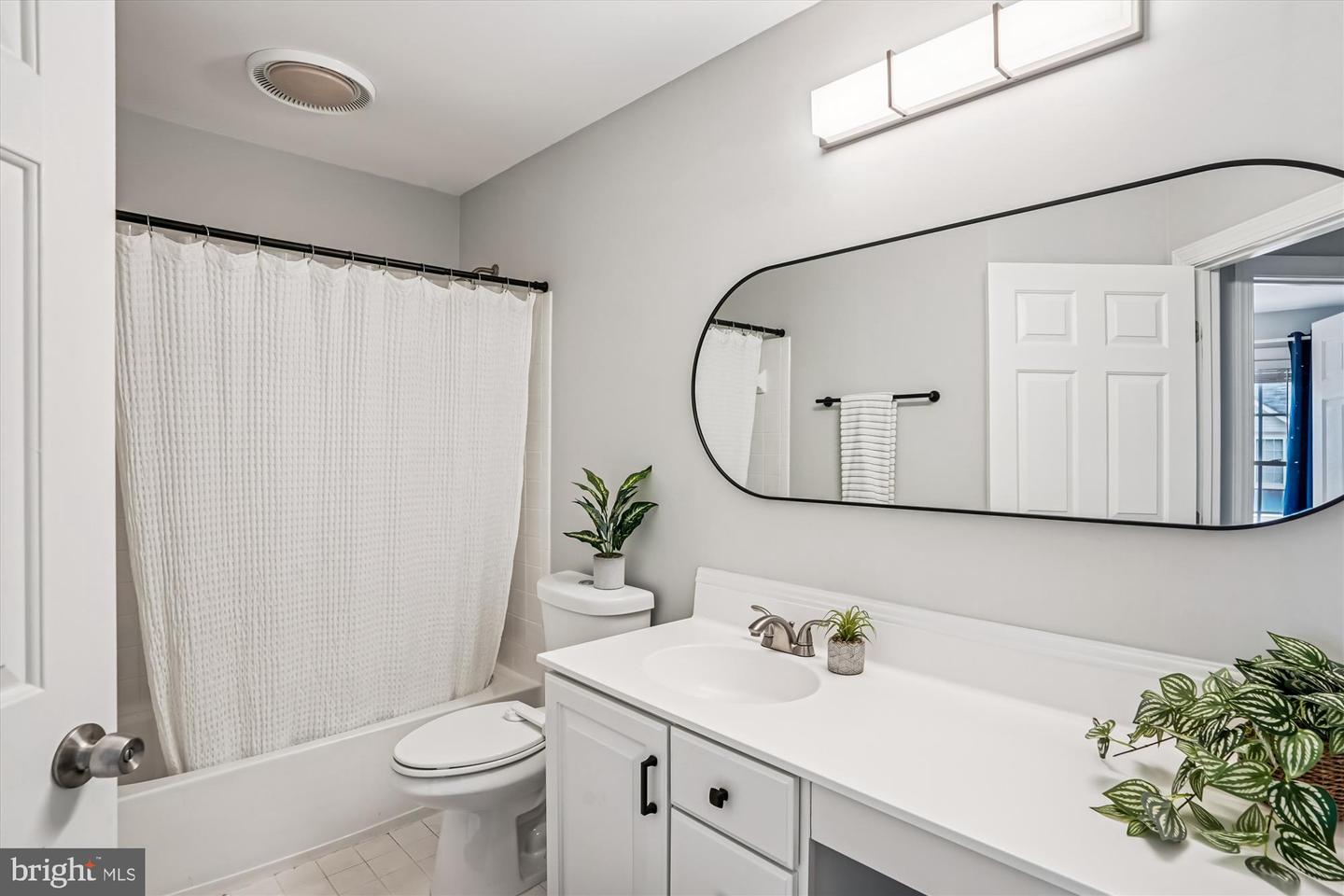 25449 BRICKELL DR, CHANTILLY, Virginia 20152, 3 Bedrooms Bedrooms, ,2 BathroomsBathrooms,Residential,For sale,25449 BRICKELL DR,VALO2107400 MLS # VALO2107400