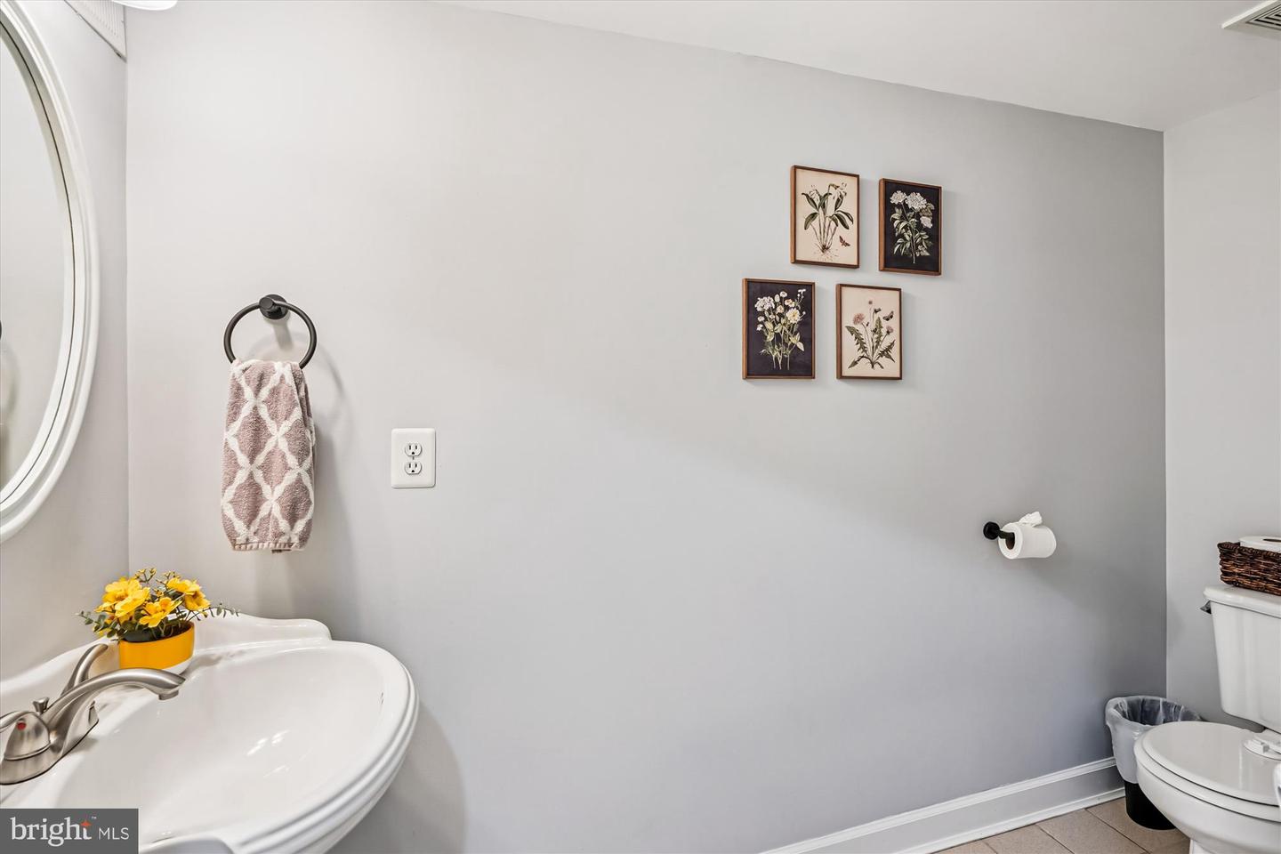 25449 BRICKELL DR, CHANTILLY, Virginia 20152, 3 Bedrooms Bedrooms, ,2 BathroomsBathrooms,Residential,For sale,25449 BRICKELL DR,VALO2107400 MLS # VALO2107400