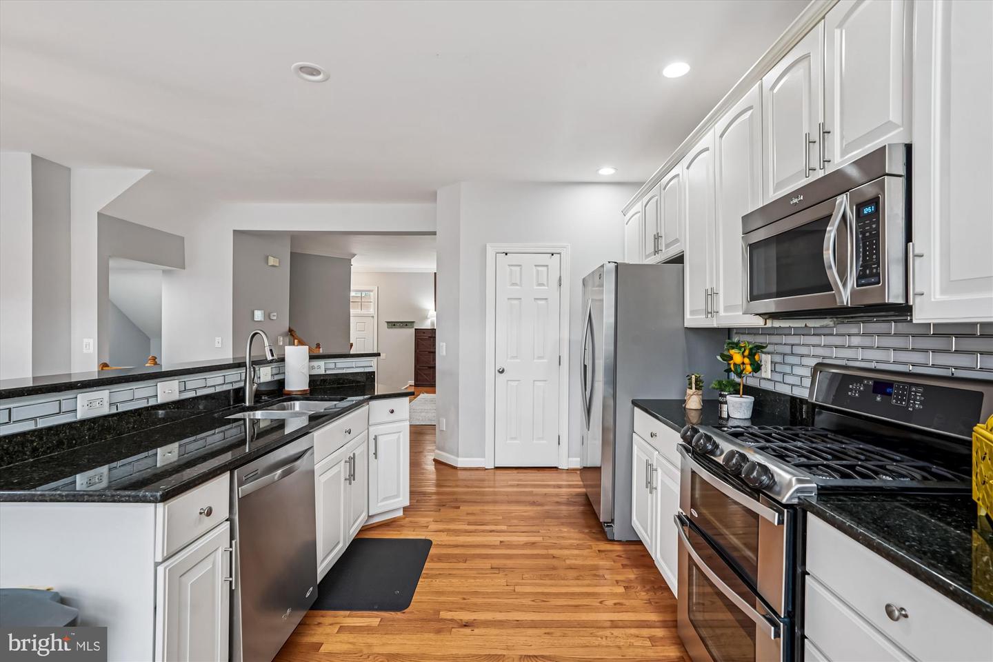 25449 BRICKELL DR, CHANTILLY, Virginia 20152, 3 Bedrooms Bedrooms, ,2 BathroomsBathrooms,Residential,For sale,25449 BRICKELL DR,VALO2107400 MLS # VALO2107400