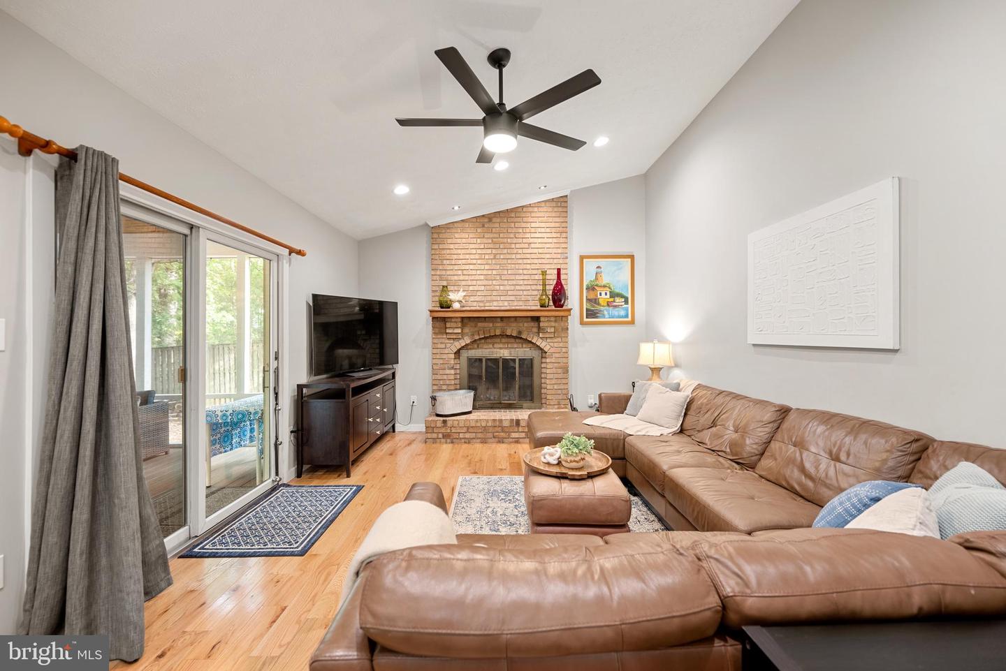 14982 GOLD POST CT, CENTREVILLE, Virginia 20121, 4 Bedrooms Bedrooms, ,3 BathroomsBathrooms,Residential,For sale,14982 GOLD POST CT,VAFX2268886 MLS # VAFX2268886