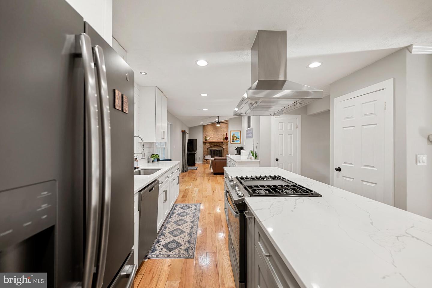 14982 GOLD POST CT, CENTREVILLE, Virginia 20121, 4 Bedrooms Bedrooms, ,3 BathroomsBathrooms,Residential,For sale,14982 GOLD POST CT,VAFX2268886 MLS # VAFX2268886