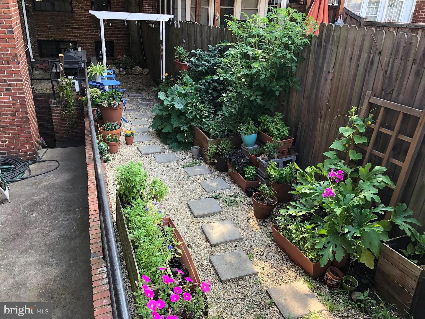 2701 4TH ST NE #101, WASHINGTON, District Of Columbia 20002, 2 Bedrooms Bedrooms, 4 Rooms Rooms,2 BathroomsBathrooms,Residential,For sale,2701 4TH ST NE #101,DCDC2223942 MLS # DCDC2223942