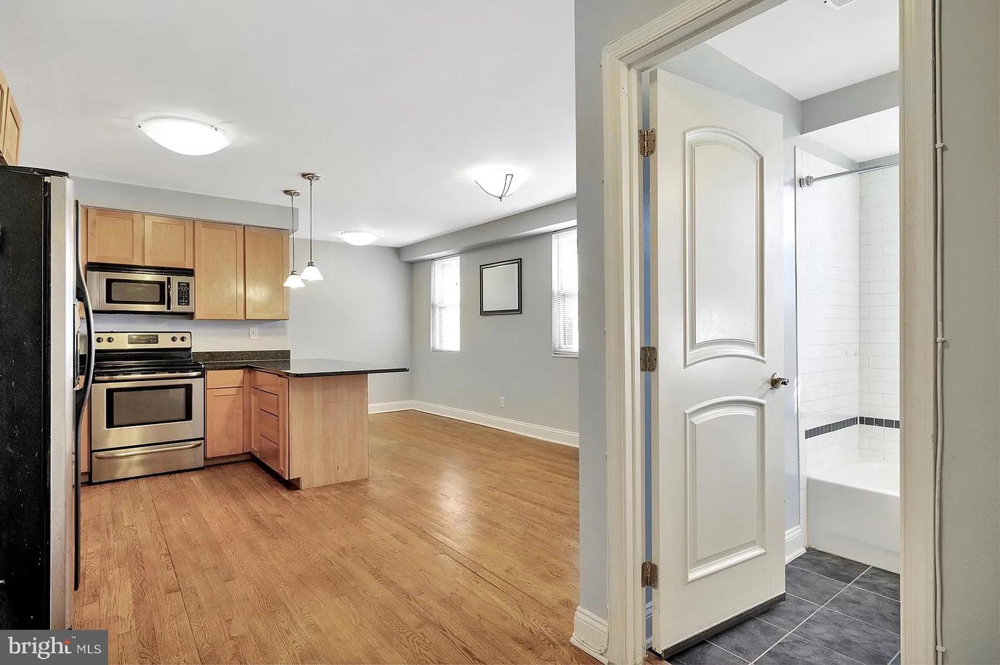 2701 4TH ST NE #101, WASHINGTON, District Of Columbia 20002, 2 Bedrooms Bedrooms, 4 Rooms Rooms,2 BathroomsBathrooms,Residential,For sale,2701 4TH ST NE #101,DCDC2223942 MLS # DCDC2223942