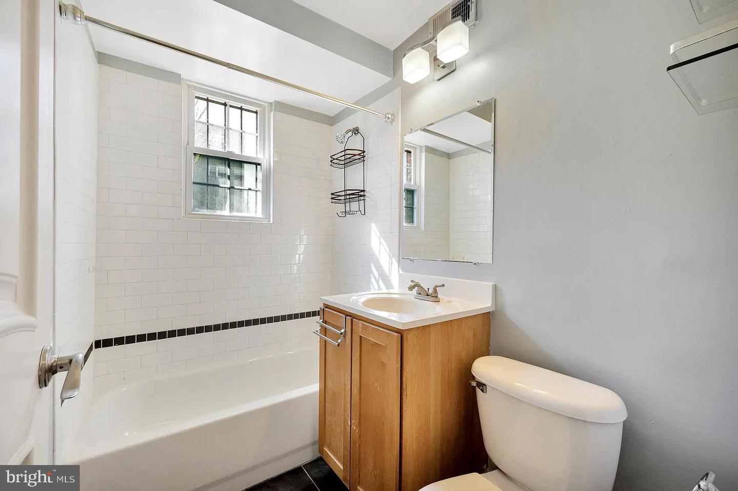2701 4TH ST NE #101, WASHINGTON, District Of Columbia 20002, 2 Bedrooms Bedrooms, 4 Rooms Rooms,2 BathroomsBathrooms,Residential,For sale,2701 4TH ST NE #101,DCDC2223942 MLS # DCDC2223942