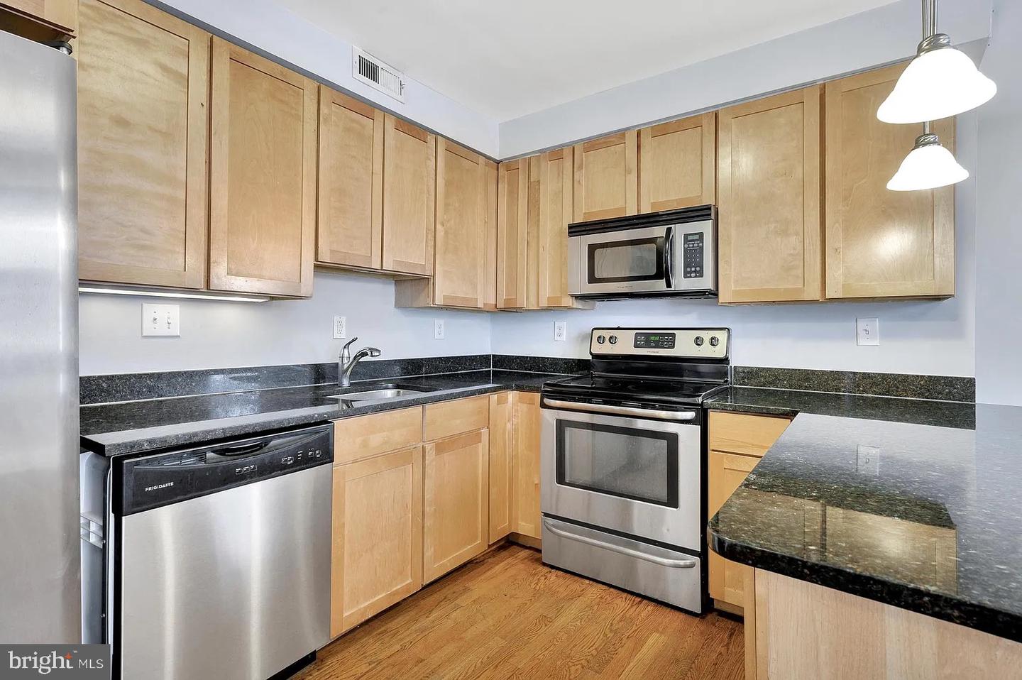 2701 4TH ST NE #101, WASHINGTON, District Of Columbia 20002, 2 Bedrooms Bedrooms, 4 Rooms Rooms,2 BathroomsBathrooms,Residential,For sale,2701 4TH ST NE #101,DCDC2223942 MLS # DCDC2223942
