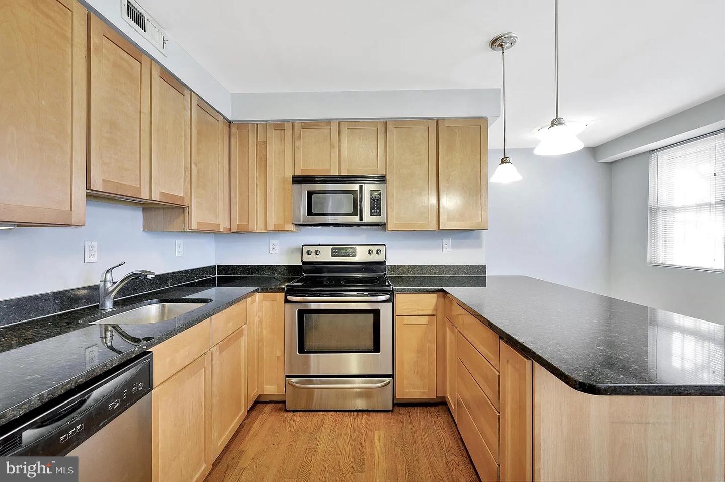 2701 4TH ST NE #101, WASHINGTON, District Of Columbia 20002, 2 Bedrooms Bedrooms, 4 Rooms Rooms,2 BathroomsBathrooms,Residential,For sale,2701 4TH ST NE #101,DCDC2223942 MLS # DCDC2223942