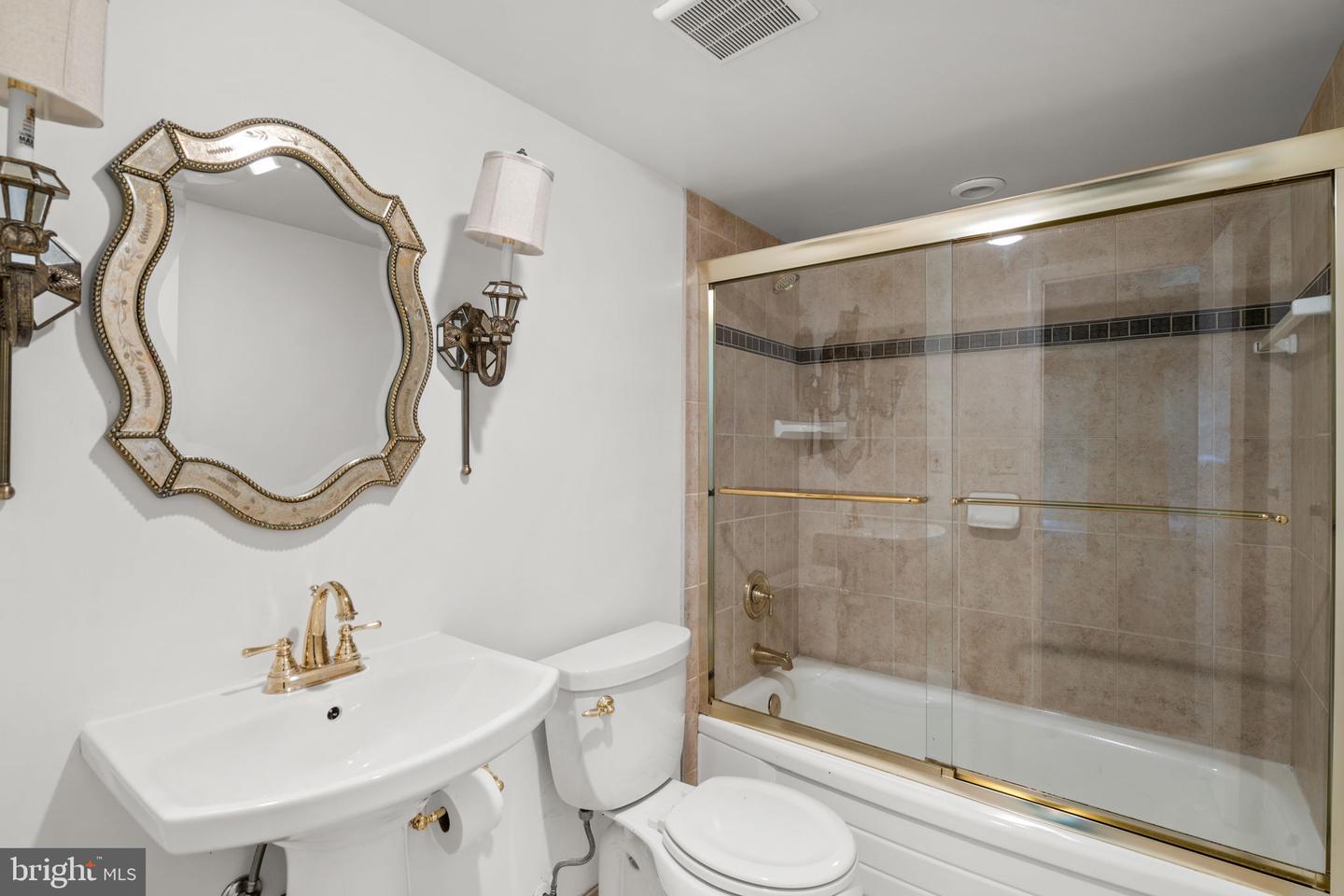 3207 CUNNINGHAM DR, ALEXANDRIA, Virginia 22309, 5 Bedrooms Bedrooms, ,3 BathroomsBathrooms,Residential,For sale,3207 CUNNINGHAM DR,VAFX2269012 MLS # VAFX2269012