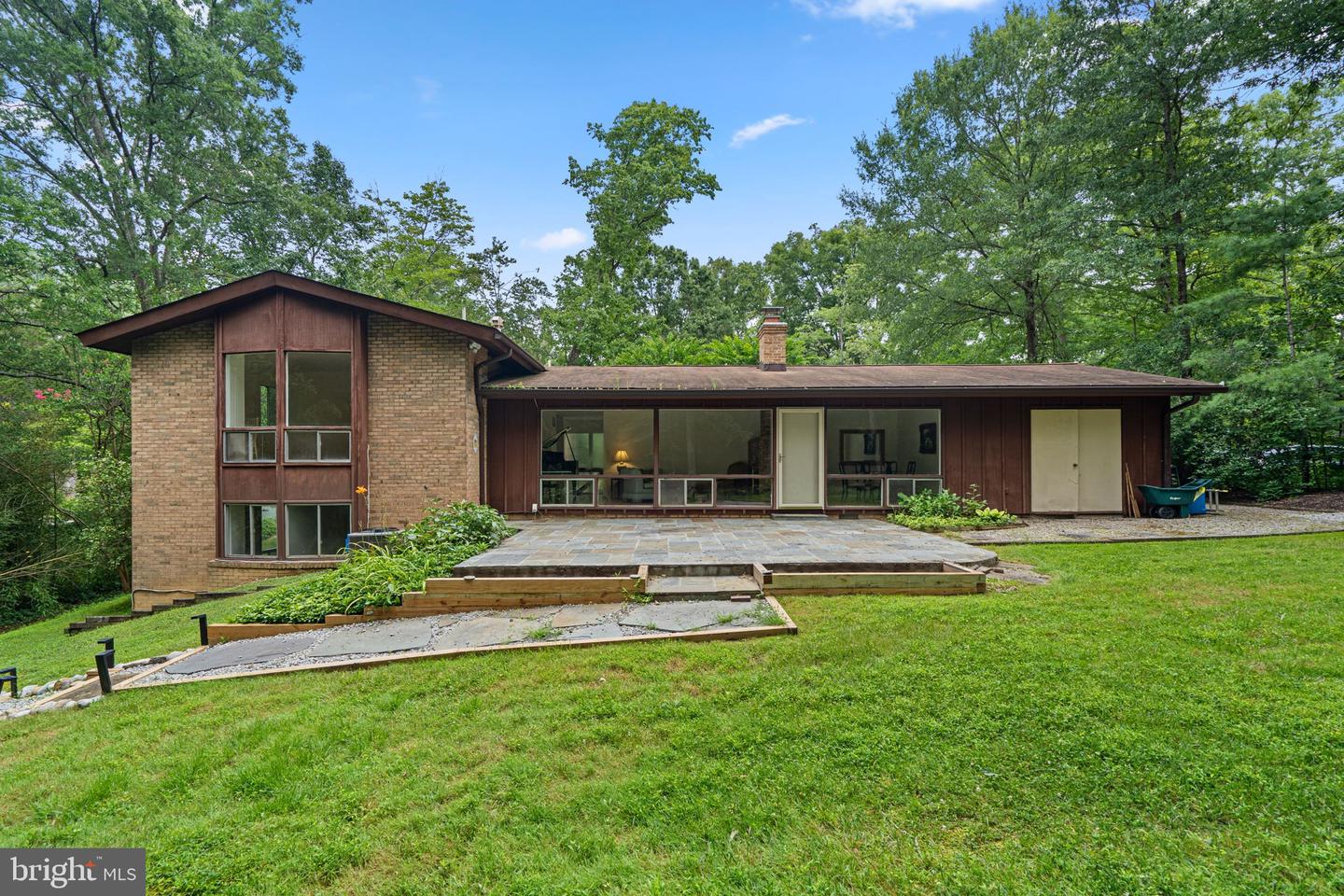 3207 CUNNINGHAM DR, ALEXANDRIA, Virginia 22309, 5 Bedrooms Bedrooms, ,3 BathroomsBathrooms,Residential,For sale,3207 CUNNINGHAM DR,VAFX2269012 MLS # VAFX2269012