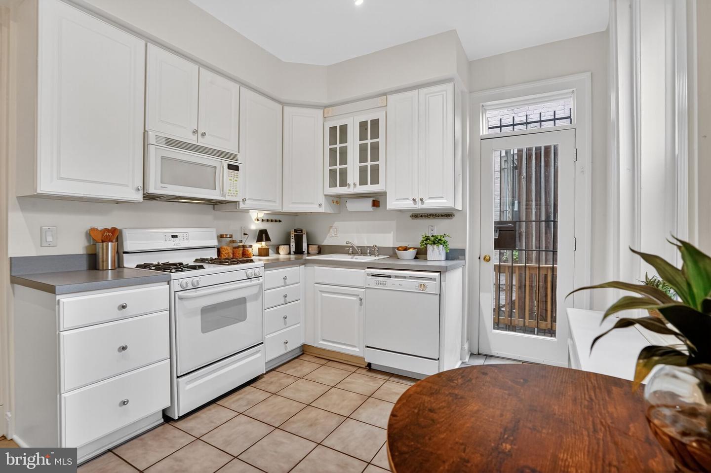 1514 CAROLINE ST NW, WASHINGTON, District Of Columbia 20009, 3 Bedrooms Bedrooms, 5 Rooms Rooms,2 BathroomsBathrooms,Residential,For sale,1514 CAROLINE ST NW,DCDC2224052 MLS # DCDC2224052