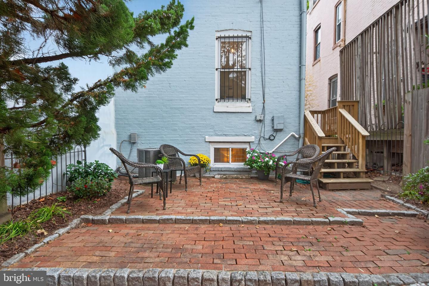 1514 CAROLINE ST NW, WASHINGTON, District Of Columbia 20009, 3 Bedrooms Bedrooms, 5 Rooms Rooms,2 BathroomsBathrooms,Residential,For sale,1514 CAROLINE ST NW,DCDC2224052 MLS # DCDC2224052