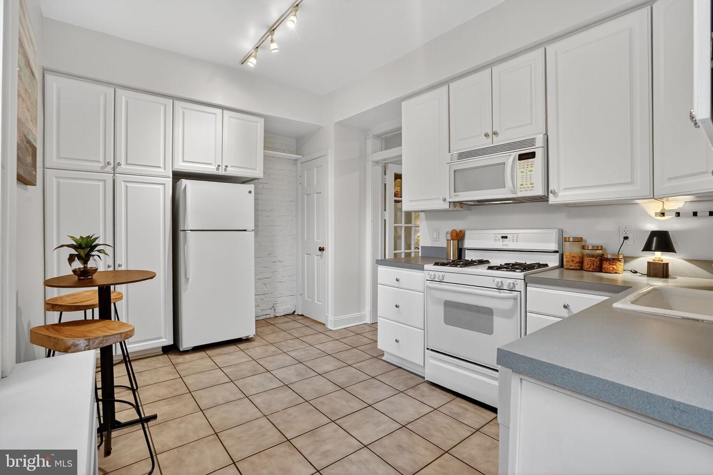 1514 CAROLINE ST NW, WASHINGTON, District Of Columbia 20009, 3 Bedrooms Bedrooms, 5 Rooms Rooms,2 BathroomsBathrooms,Residential,For sale,1514 CAROLINE ST NW,DCDC2224052 MLS # DCDC2224052