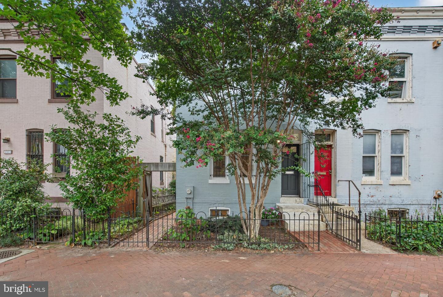 1514 CAROLINE ST NW, WASHINGTON, District Of Columbia 20009, 3 Bedrooms Bedrooms, 5 Rooms Rooms,2 BathroomsBathrooms,Residential,For sale,1514 CAROLINE ST NW,DCDC2224052 MLS # DCDC2224052