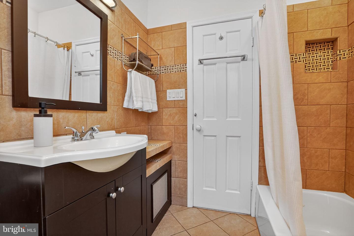1514 CAROLINE ST NW, WASHINGTON, District Of Columbia 20009, 3 Bedrooms Bedrooms, 5 Rooms Rooms,2 BathroomsBathrooms,Residential,For sale,1514 CAROLINE ST NW,DCDC2224052 MLS # DCDC2224052