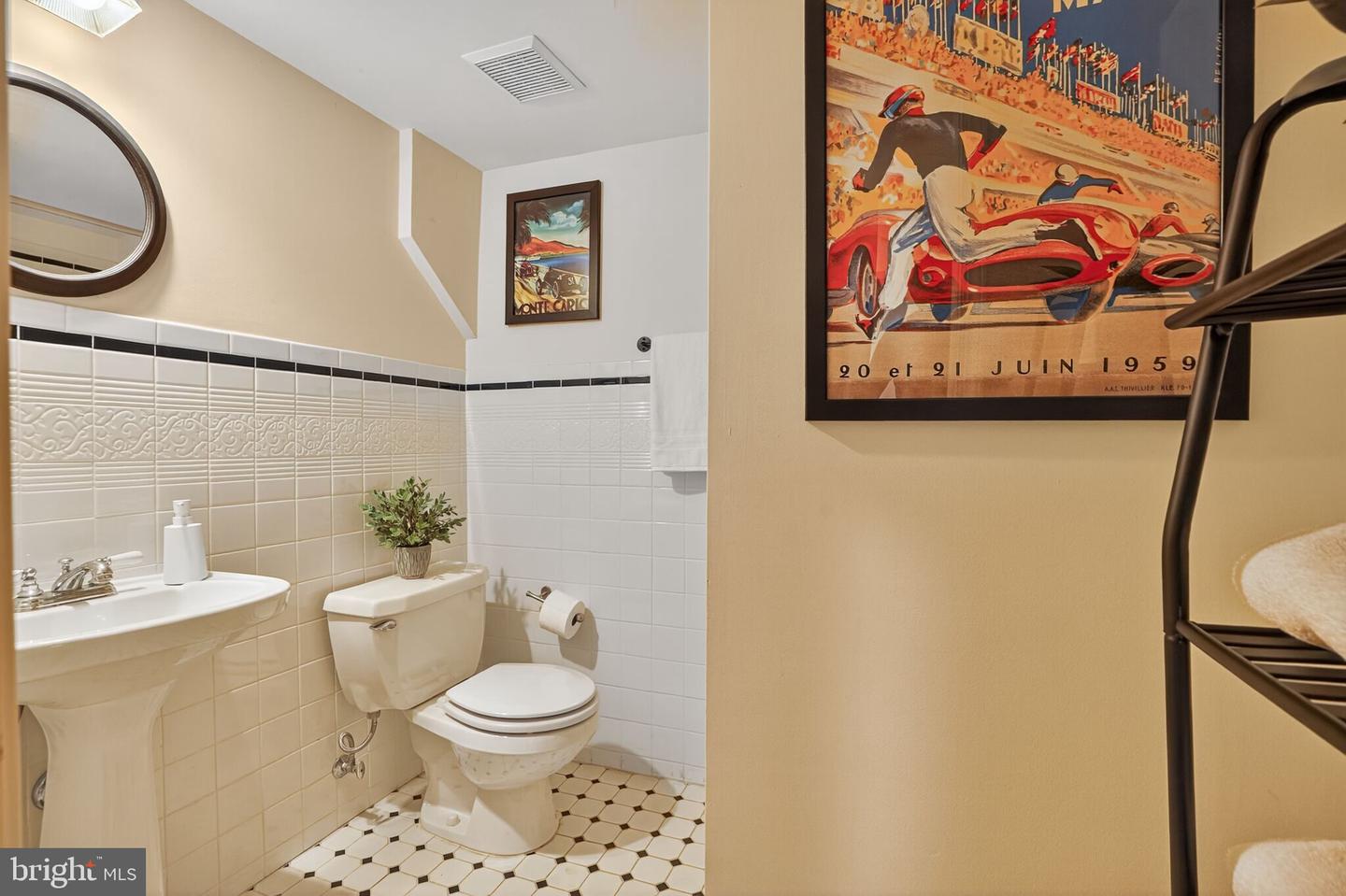 1514 CAROLINE ST NW, WASHINGTON, District Of Columbia 20009, 3 Bedrooms Bedrooms, 5 Rooms Rooms,2 BathroomsBathrooms,Residential,For sale,1514 CAROLINE ST NW,DCDC2224052 MLS # DCDC2224052