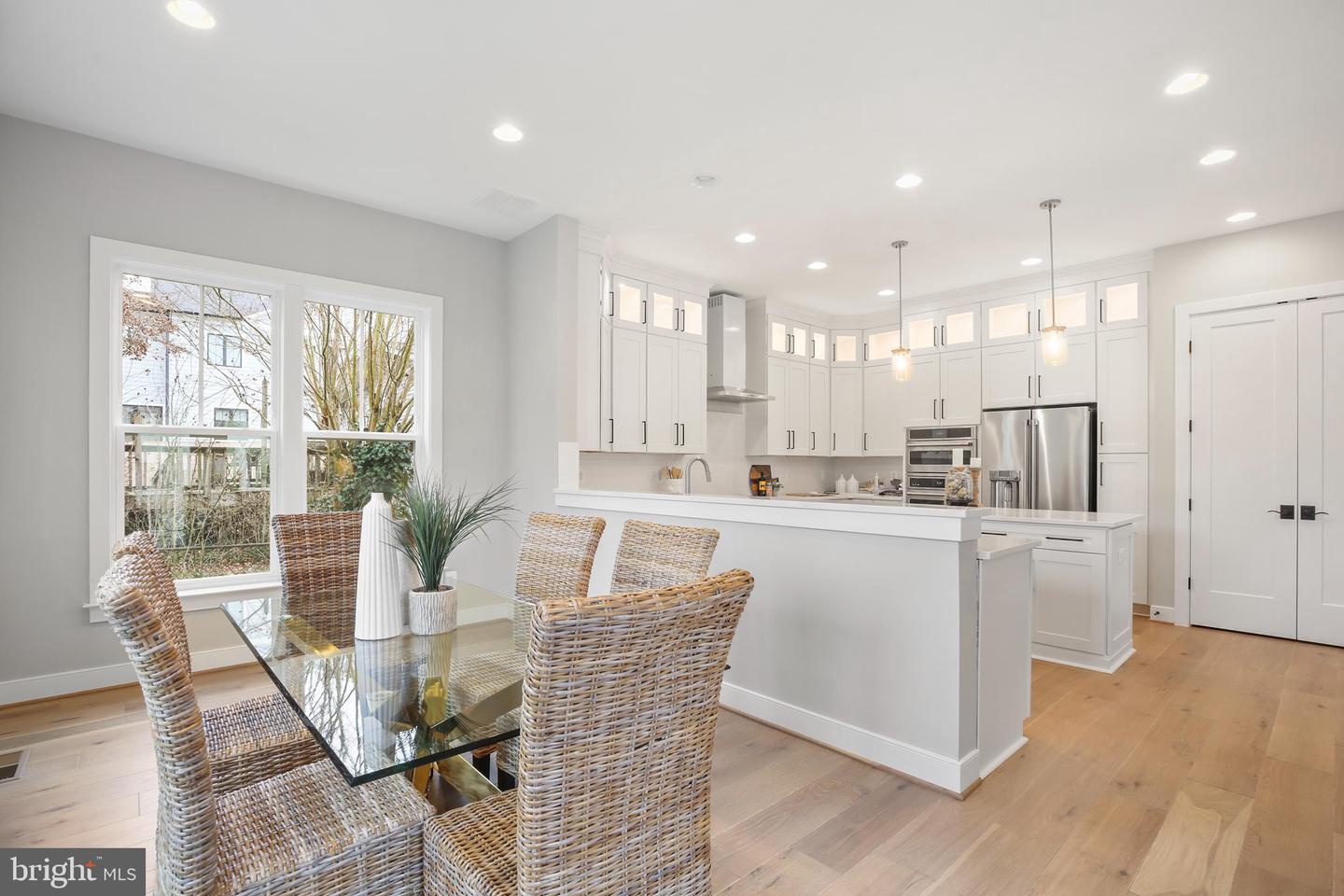 411 S VIRGINIA AVE, FALLS CHURCH, Virginia 22046, 4 Bedrooms Bedrooms, ,3 BathroomsBathrooms,Residential,For sale,411 S VIRGINIA AVE,VAFA2003304 MLS # VAFA2003304