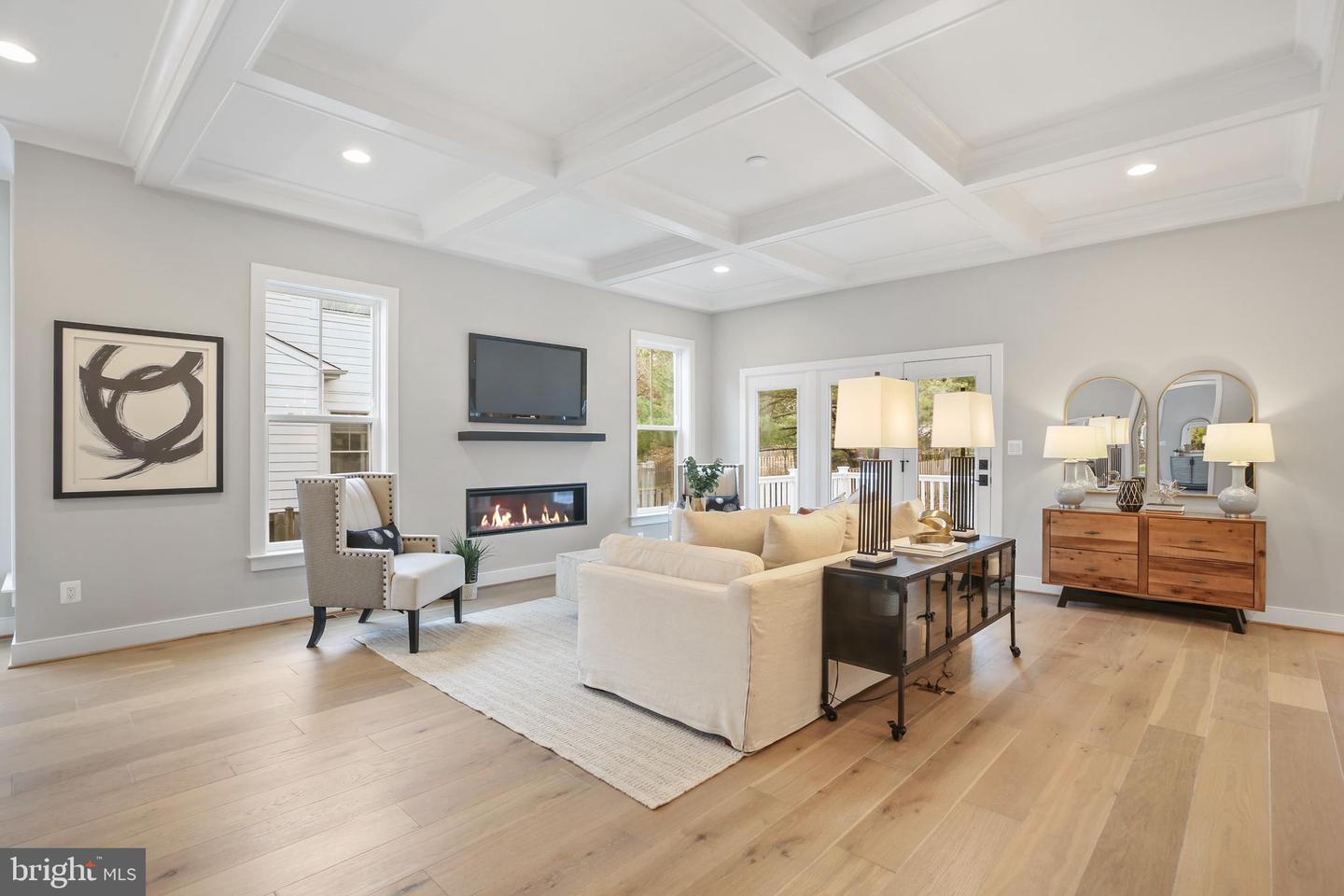 411 S VIRGINIA AVE, FALLS CHURCH, Virginia 22046, 4 Bedrooms Bedrooms, ,3 BathroomsBathrooms,Residential,For sale,411 S VIRGINIA AVE,VAFA2003304 MLS # VAFA2003304