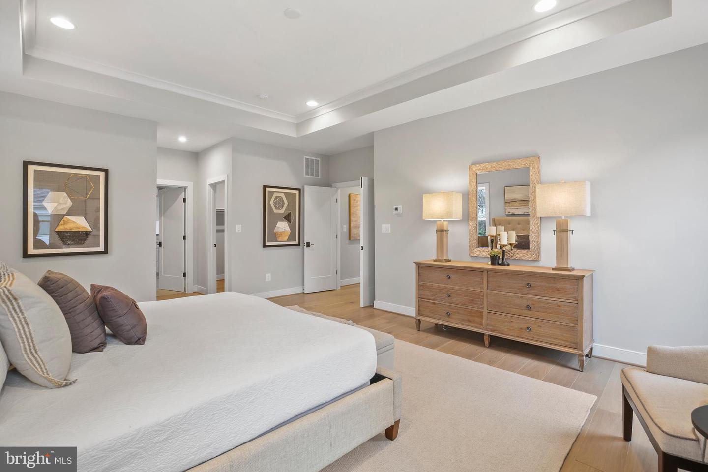 411 S VIRGINIA AVE, FALLS CHURCH, Virginia 22046, 4 Bedrooms Bedrooms, ,3 BathroomsBathrooms,Residential,For sale,411 S VIRGINIA AVE,VAFA2003304 MLS # VAFA2003304