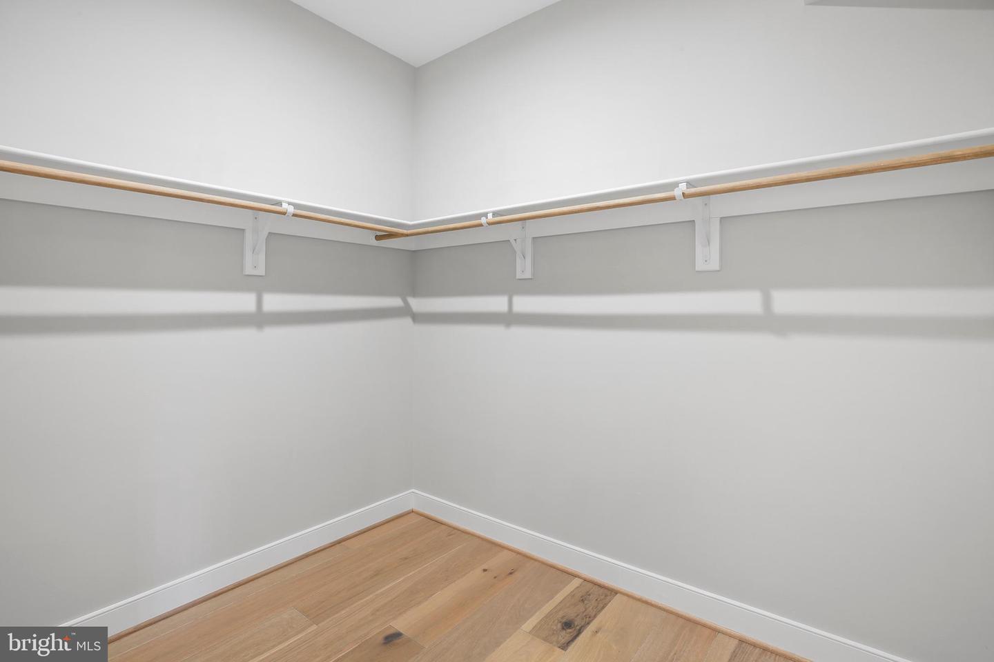 411 S VIRGINIA AVE, FALLS CHURCH, Virginia 22046, 4 Bedrooms Bedrooms, ,3 BathroomsBathrooms,Residential,For sale,411 S VIRGINIA AVE,VAFA2003304 MLS # VAFA2003304