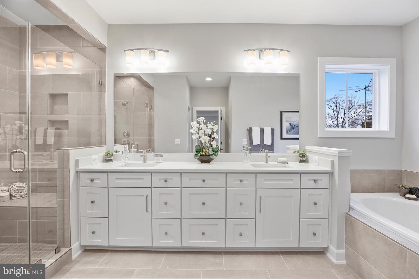 411 S VIRGINIA AVE, FALLS CHURCH, Virginia 22046, 4 Bedrooms Bedrooms, ,3 BathroomsBathrooms,Residential,For sale,411 S VIRGINIA AVE,VAFA2003304 MLS # VAFA2003304