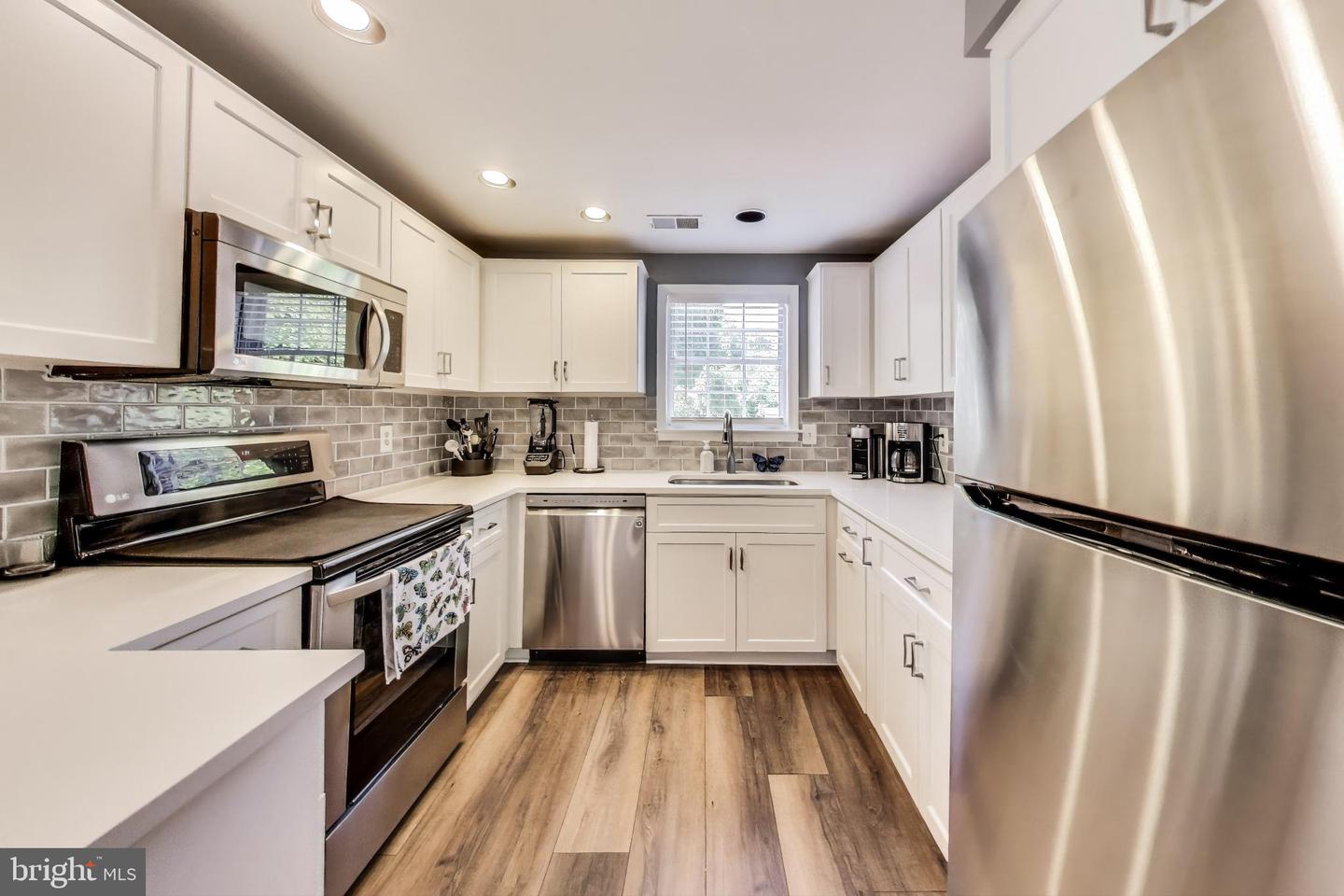 7472 CROSS GATE LN, ALEXANDRIA, Virginia 22315, 3 Bedrooms Bedrooms, ,3 BathroomsBathrooms,Residential,For sale,7472 CROSS GATE LN,VAFX2269224 MLS # VAFX2269224