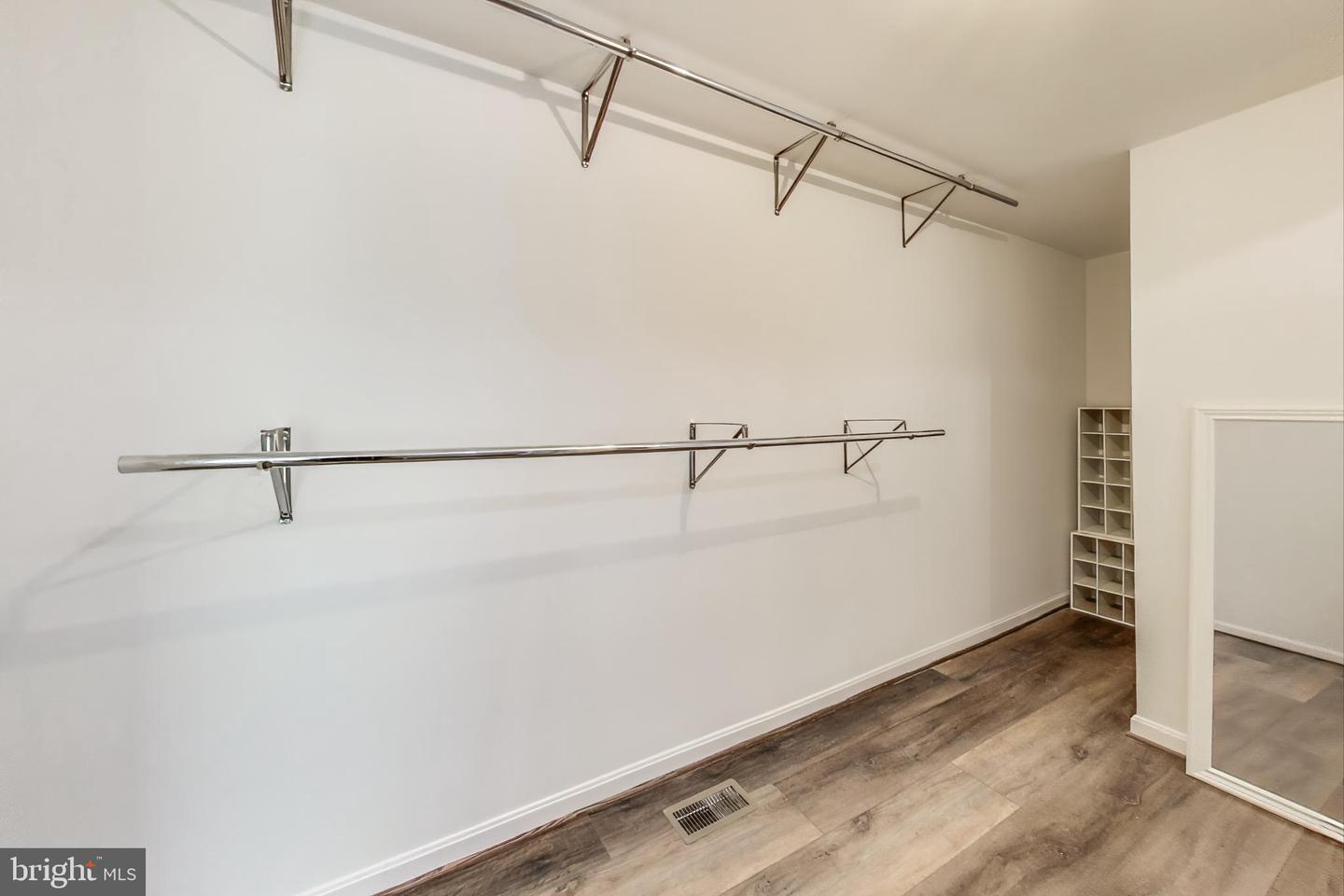 7472 CROSS GATE LN, ALEXANDRIA, Virginia 22315, 3 Bedrooms Bedrooms, ,3 BathroomsBathrooms,Residential,For sale,7472 CROSS GATE LN,VAFX2269224 MLS # VAFX2269224