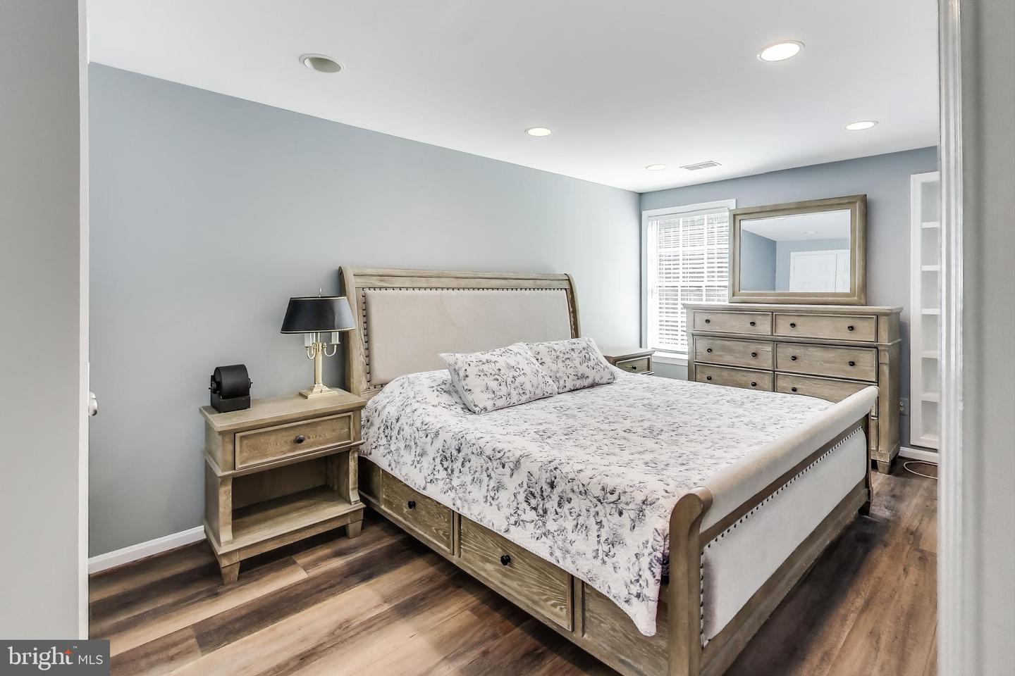 7472 CROSS GATE LN, ALEXANDRIA, Virginia 22315, 3 Bedrooms Bedrooms, ,3 BathroomsBathrooms,Residential,For sale,7472 CROSS GATE LN,VAFX2269224 MLS # VAFX2269224
