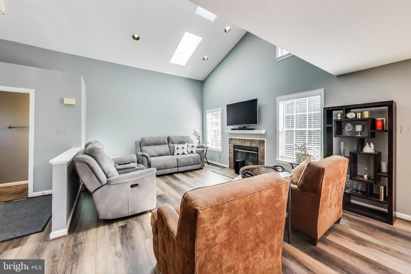 7472 CROSS GATE LN, ALEXANDRIA, Virginia 22315, 3 Bedrooms Bedrooms, ,3 BathroomsBathrooms,Residential,For sale,7472 CROSS GATE LN,VAFX2269224 MLS # VAFX2269224