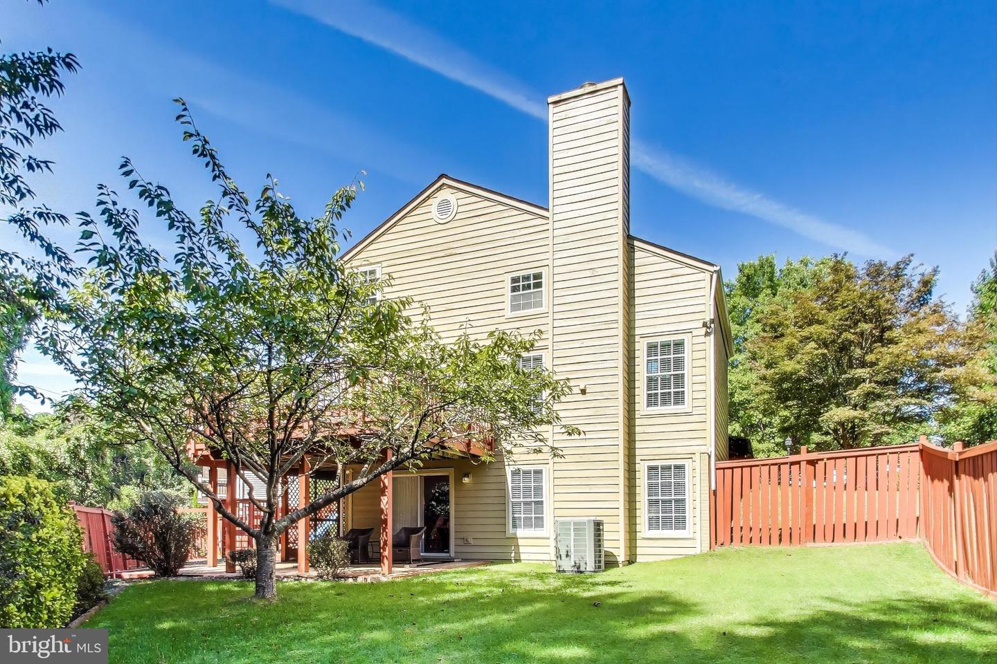 7472 CROSS GATE LN, ALEXANDRIA, Virginia 22315, 3 Bedrooms Bedrooms, ,3 BathroomsBathrooms,Residential,For sale,7472 CROSS GATE LN,VAFX2269224 MLS # VAFX2269224