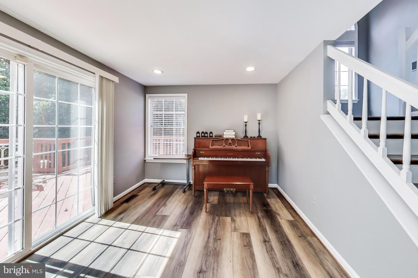 7472 CROSS GATE LN, ALEXANDRIA, Virginia 22315, 3 Bedrooms Bedrooms, ,3 BathroomsBathrooms,Residential,For sale,7472 CROSS GATE LN,VAFX2269224 MLS # VAFX2269224