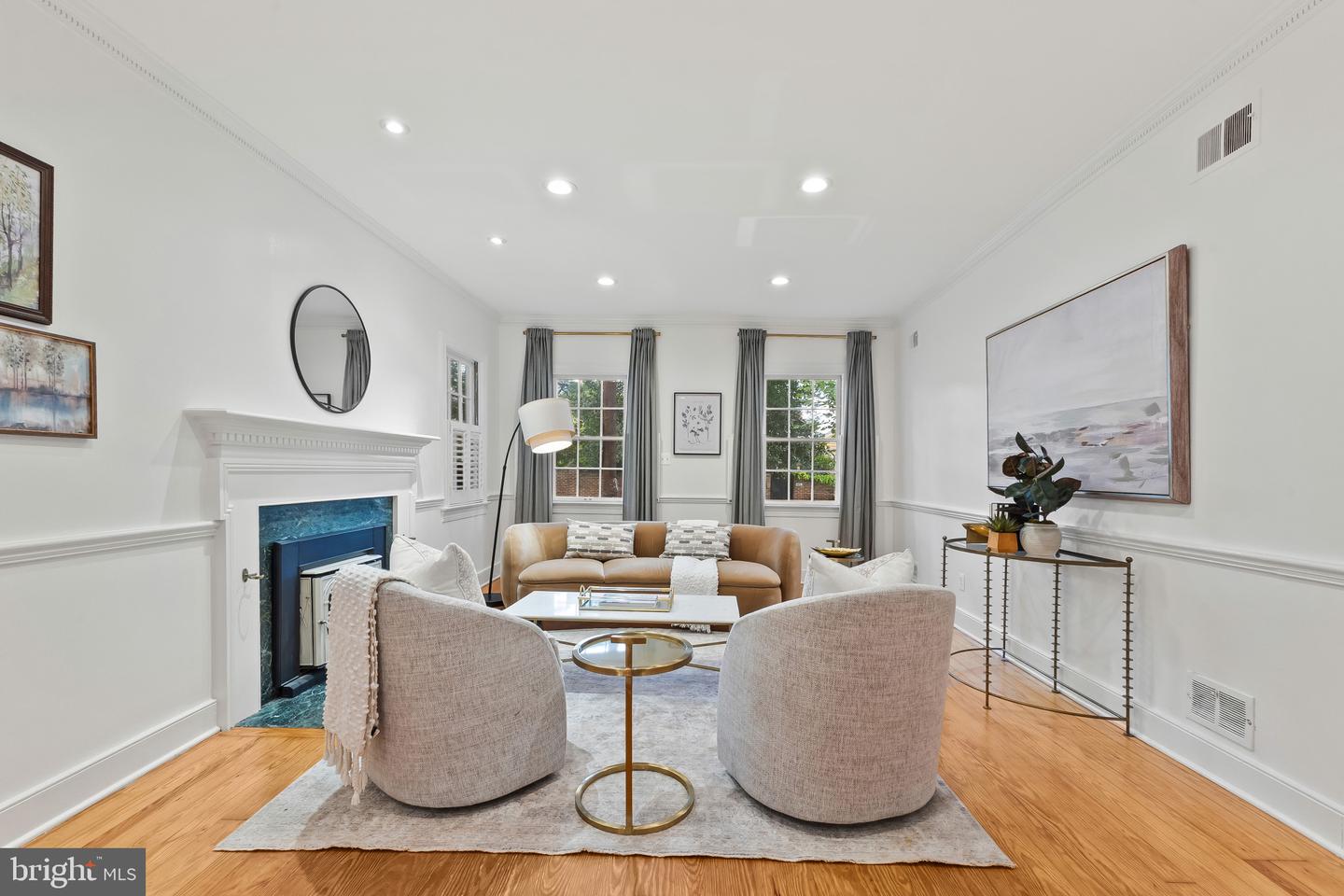 408 WOLFE ST, ALEXANDRIA, Virginia 22314, 2 Bedrooms Bedrooms, ,2 BathroomsBathrooms,Residential,For sale,408 WOLFE ST,VAAX2050174 MLS # VAAX2050174