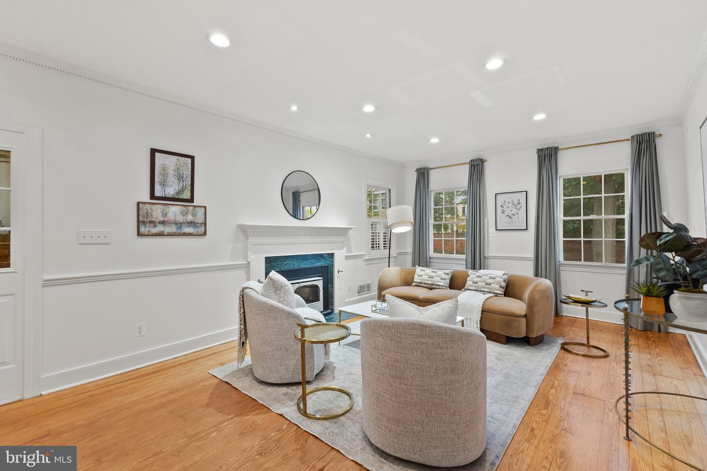 408 WOLFE ST, ALEXANDRIA, Virginia 22314, 2 Bedrooms Bedrooms, ,2 BathroomsBathrooms,Residential,For sale,408 WOLFE ST,VAAX2050174 MLS # VAAX2050174