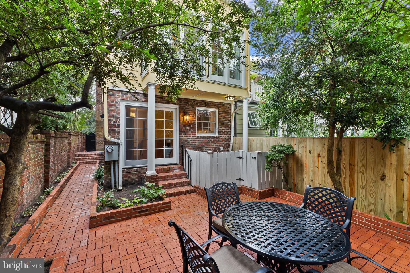 408 WOLFE ST, ALEXANDRIA, Virginia 22314, 2 Bedrooms Bedrooms, ,2 BathroomsBathrooms,Residential,For sale,408 WOLFE ST,VAAX2050174 MLS # VAAX2050174
