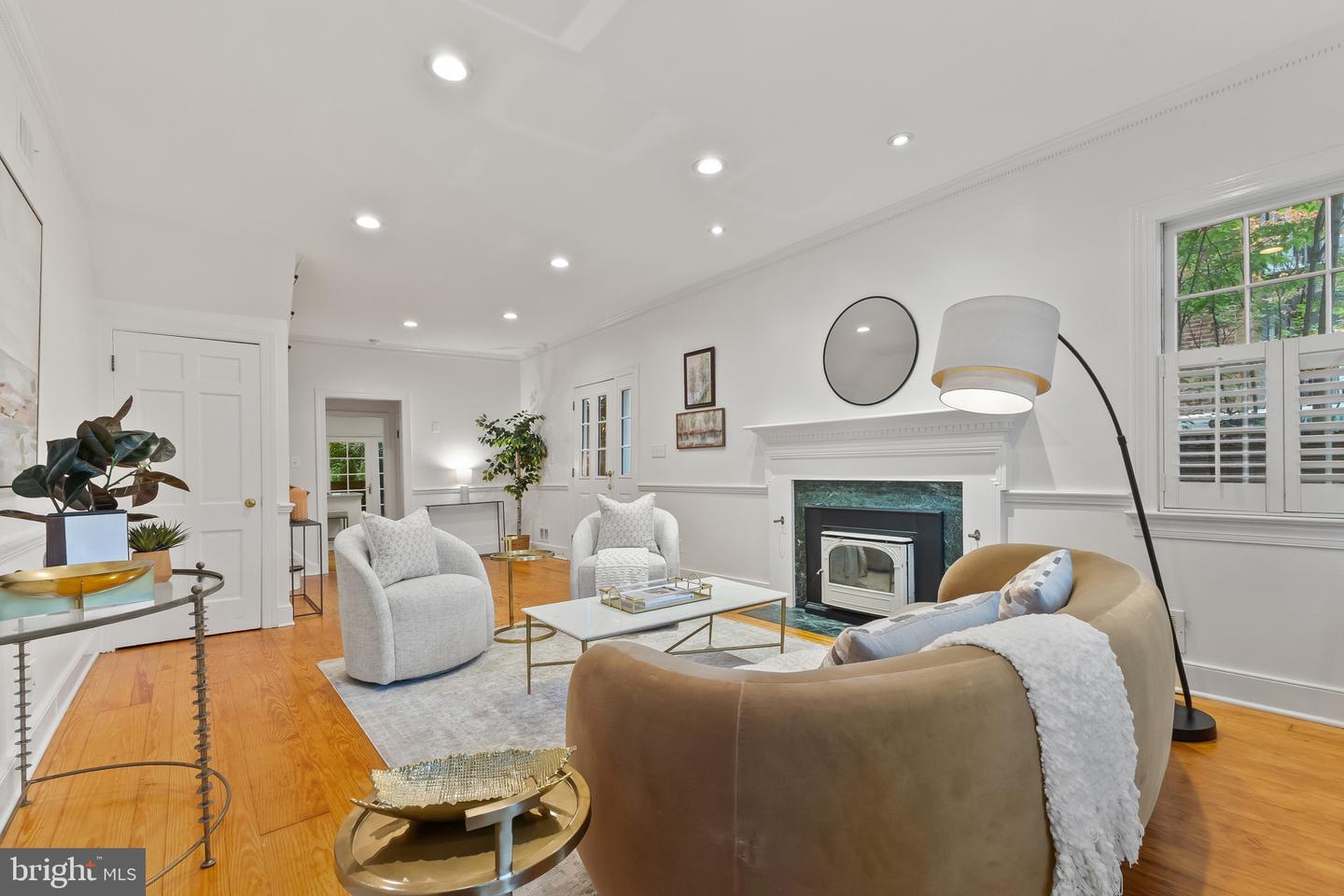 408 WOLFE ST, ALEXANDRIA, Virginia 22314, 2 Bedrooms Bedrooms, ,2 BathroomsBathrooms,Residential,For sale,408 WOLFE ST,VAAX2050174 MLS # VAAX2050174