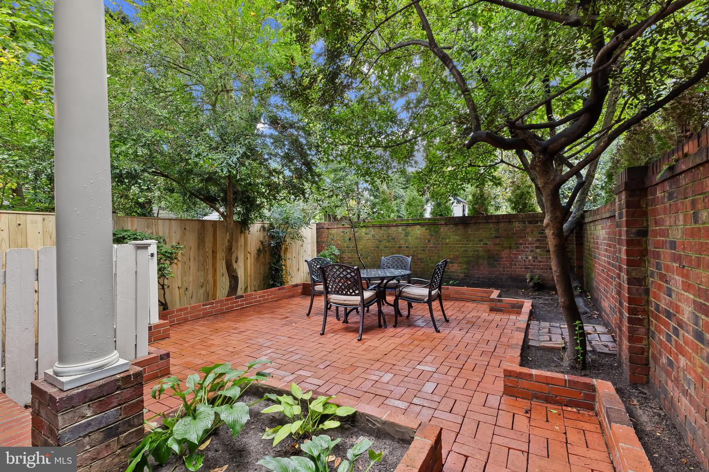 408 WOLFE ST, ALEXANDRIA, Virginia 22314, 2 Bedrooms Bedrooms, ,2 BathroomsBathrooms,Residential,For sale,408 WOLFE ST,VAAX2050174 MLS # VAAX2050174