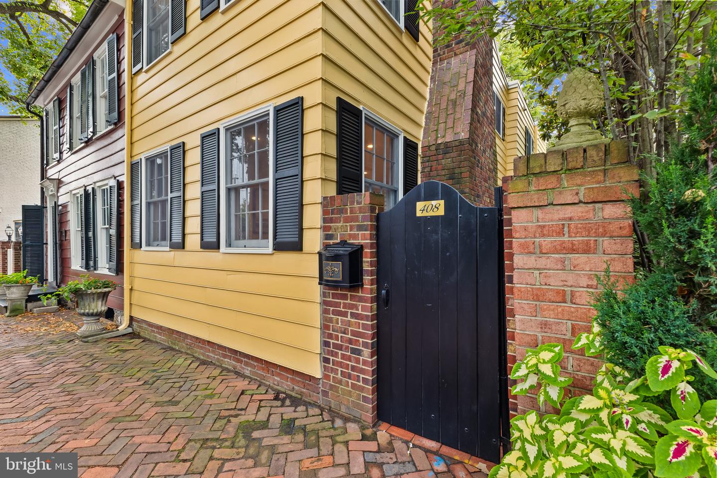 408 WOLFE ST, ALEXANDRIA, Virginia 22314, 2 Bedrooms Bedrooms, ,2 BathroomsBathrooms,Residential,For sale,408 WOLFE ST,VAAX2050174 MLS # VAAX2050174
